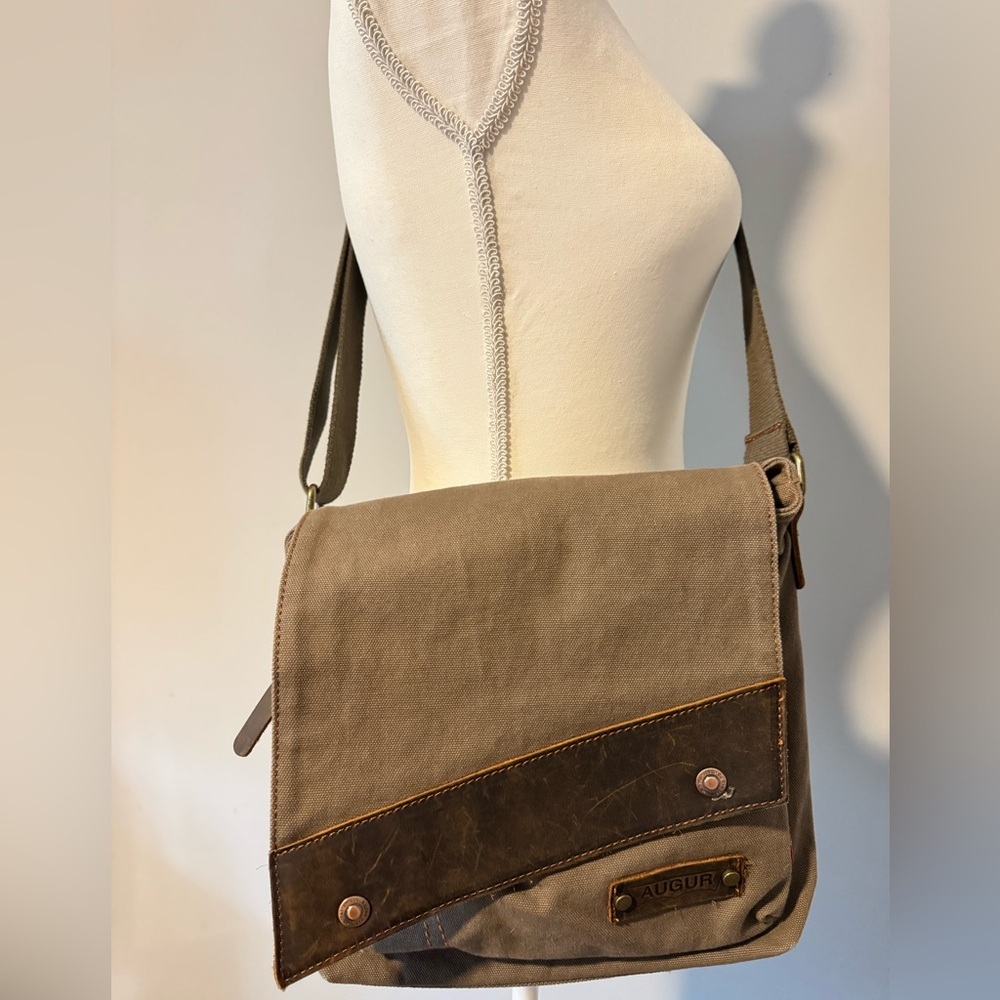 Augur Canvas Shoulder Bag | Very Good Condition